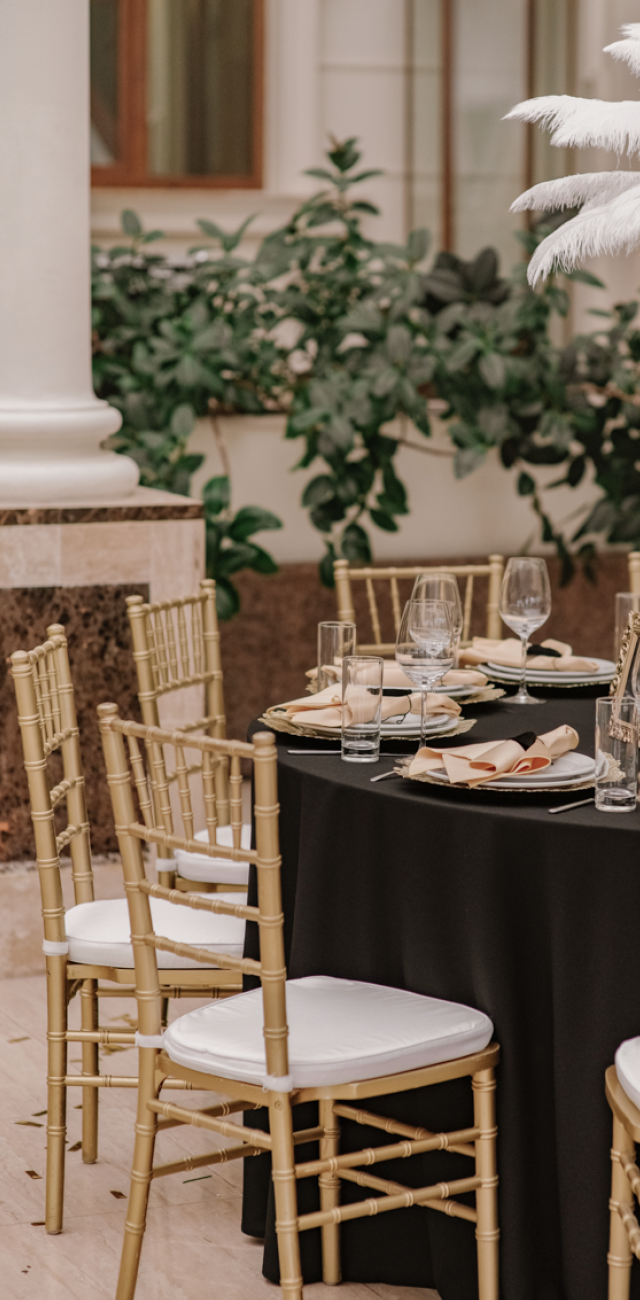 black and gold, decoration, wedding table, wedding decoration, golden chairs